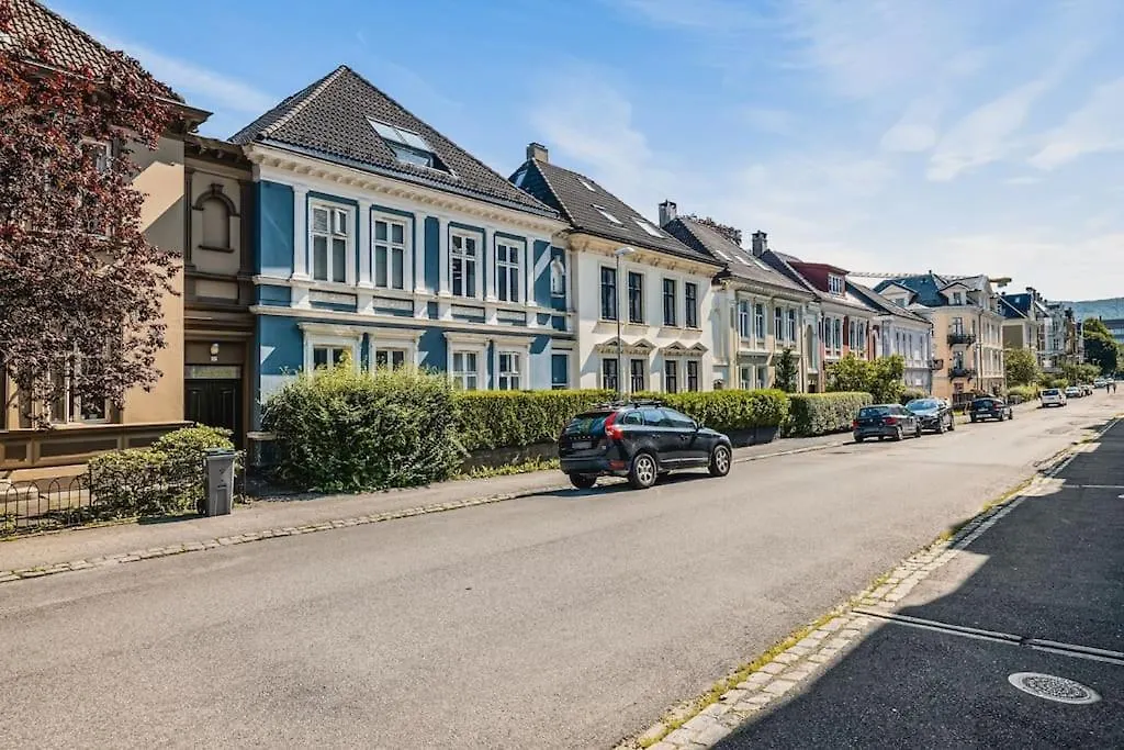 Dinbnb Apartments I 500 M To Centrum I Shared Patio I Street Parking Bergen 0*,